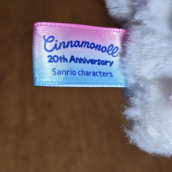 Sanrio Cinnamoroll 20th Anniversary Plush Kuromi Keychain - Picture 3 of 4